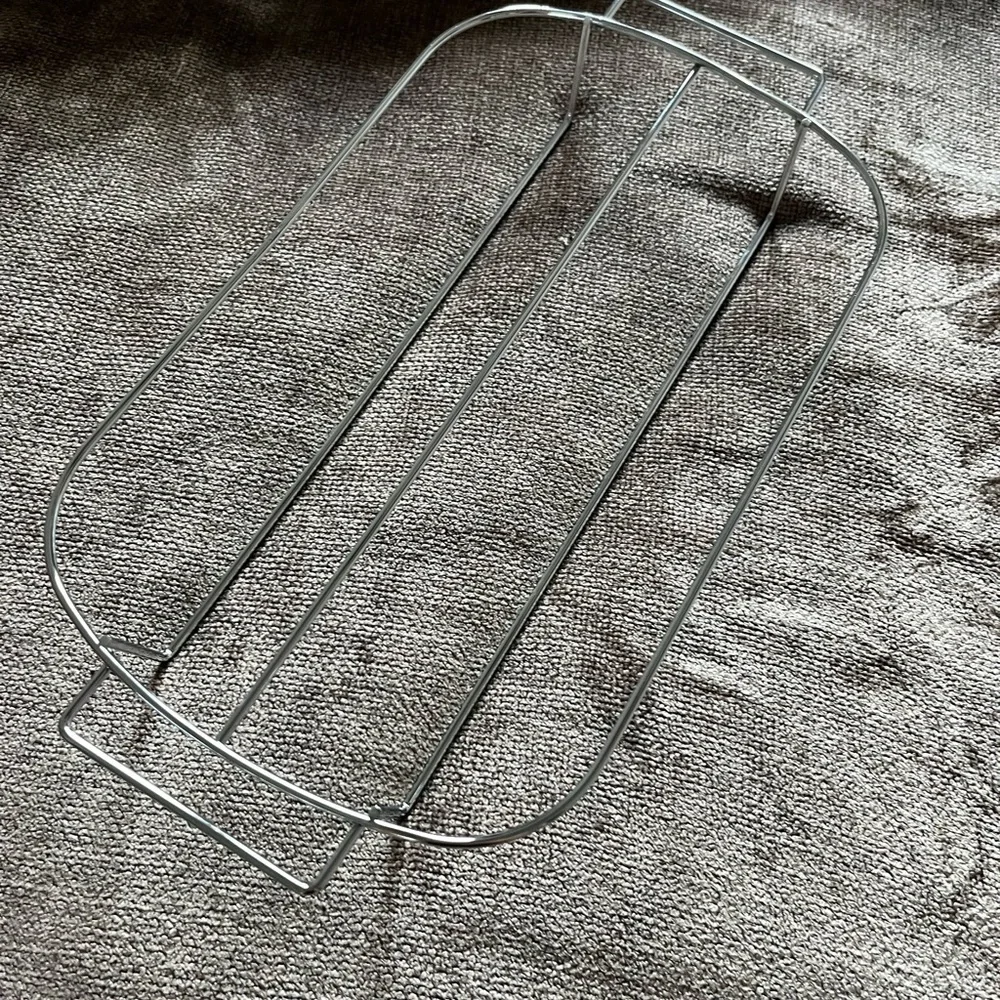 NWOT Present- Shaped Red Silicone Baking Molds with Wire Holding Tray